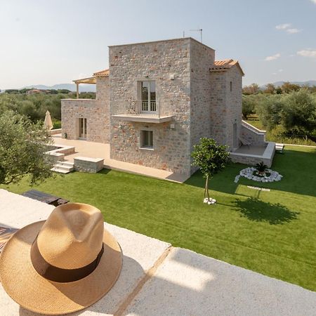 Efmar Exclusive Residences Gythio Esterno foto