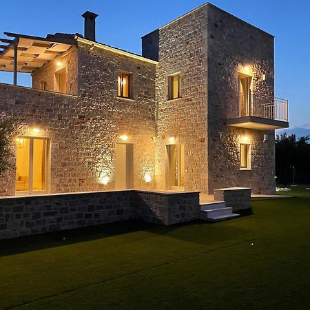 Efmar Exclusive Residences Gythio Esterno foto