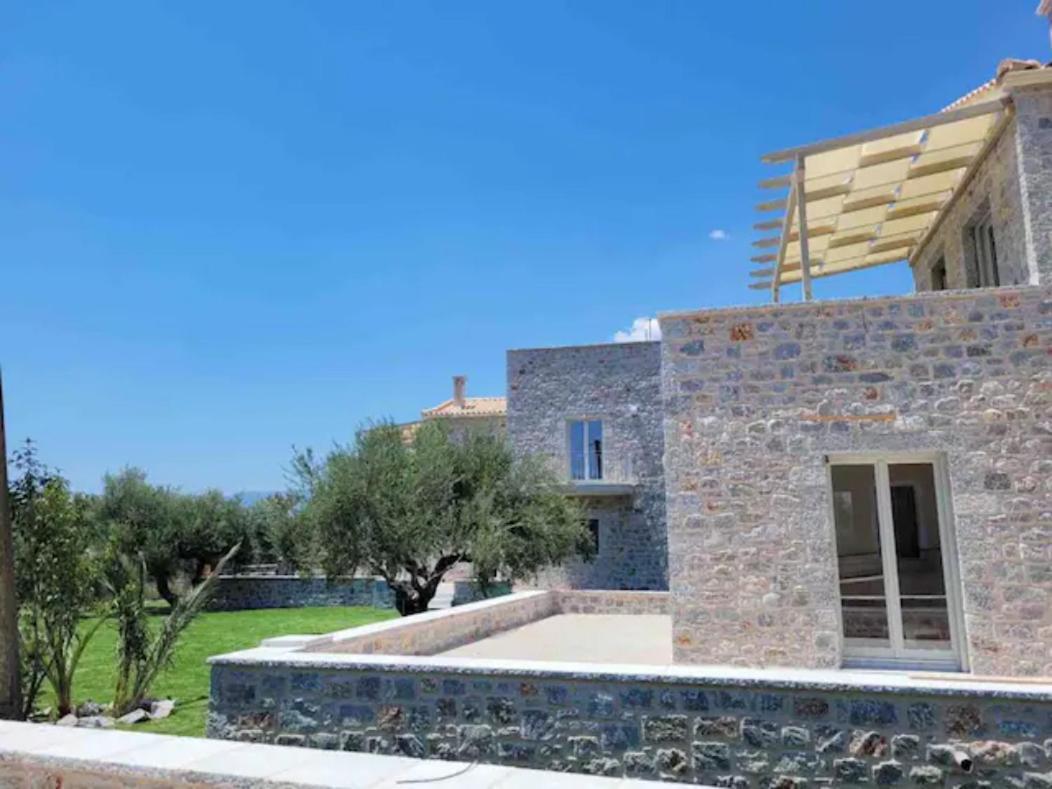 Efmar Exclusive Residences Gythio Esterno foto