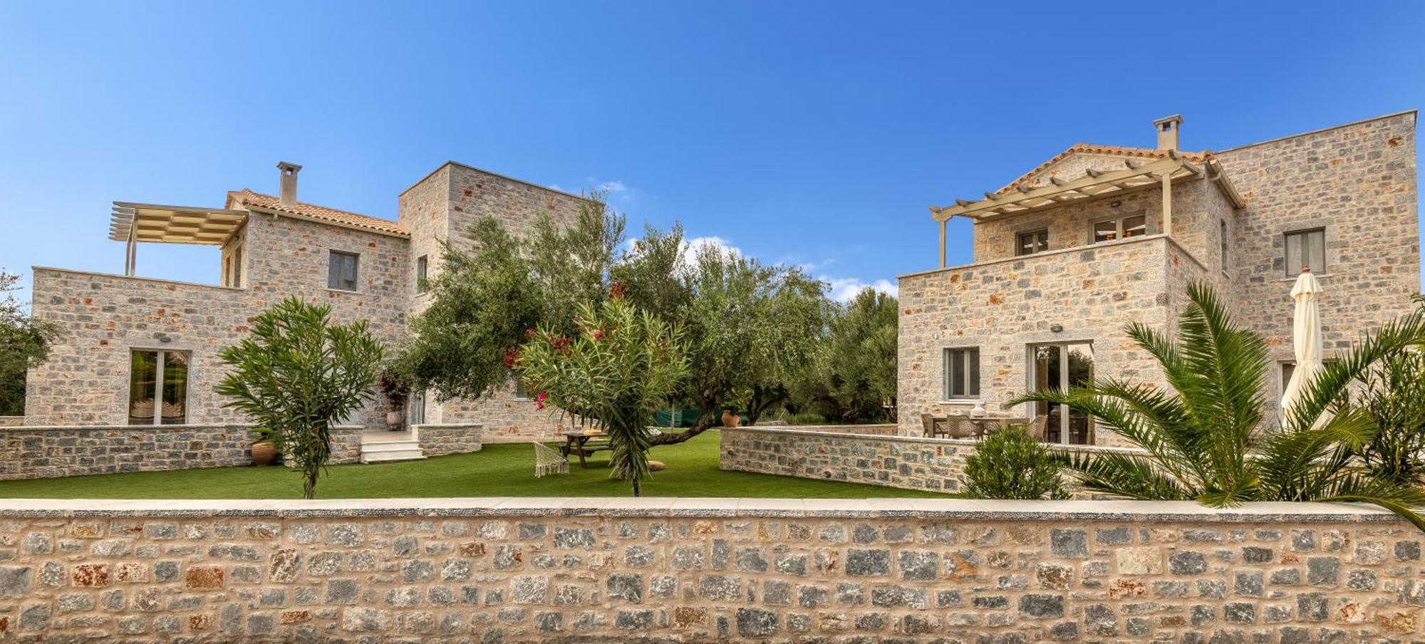 Efmar Exclusive Residences Gythio Esterno foto