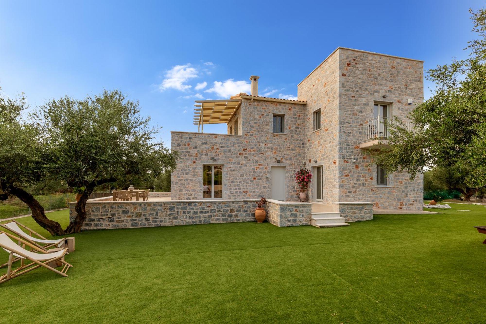 Efmar Exclusive Residences Gythio Esterno foto